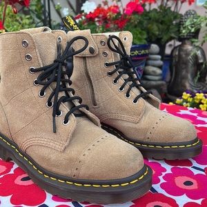 🏴󠁧󠁢󠁥󠁮󠁧󠁿 Needles x Dr. Martens MIE Desert OasisCap Toe Suede Boots UK 6
